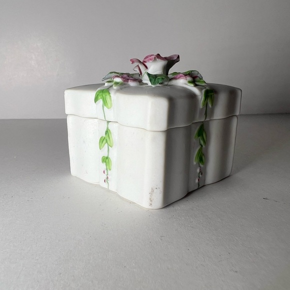 VTG Hand Painted Lefton China Ceramic Floral Gift Trinket Box 02486 - Picture 8 of 14